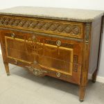 890 6118 CHEST OF DRAWERS